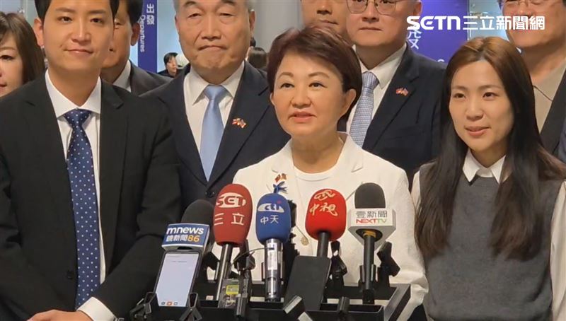 盧秀燕「胸別國旗」啟程訪美：為中華民國發聲，讓世界看見台灣重要性。（圖／記者石明啓攝影）