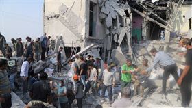 位於伊朗米納布的一間學校，疑因美軍誤擊造成嚴重傷亡。（圖／路透社／達志影像）