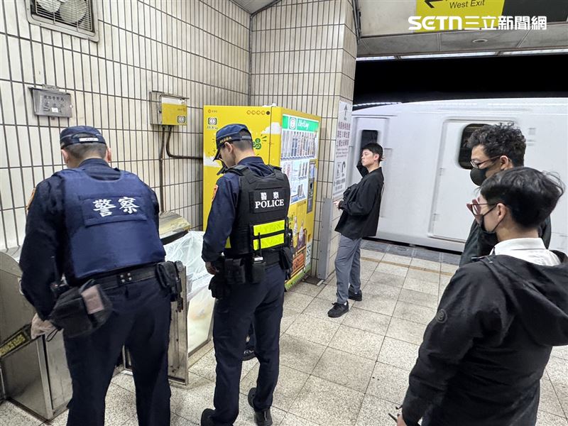 網友發文恐嚇要在台北車站放置炸彈,警方增派10人加強巡檢。(圖/翻攝畫面)