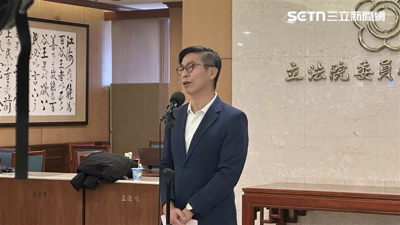 鍾佳濱受訪痛批馬文君安排考察松指部實在是本末倒置、輕重不分。（圖／記者詹宜庭攝影）