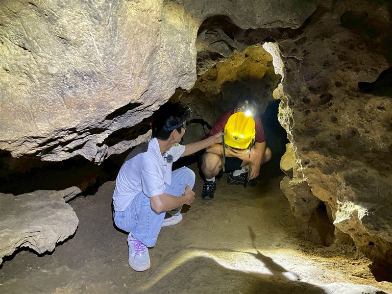 阿翔趕快拉無尊出來。（圖／民視提供）