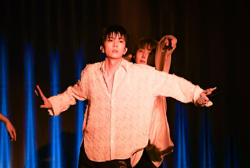 2PM張祐榮在演出尾聲哽咽向歌迷告白。(圖/藝尚提供)