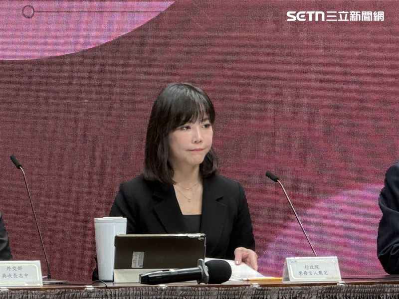 行政院發言人李慧芝今（12）日主持院會後記者會。（圖／記者盧素梅攝影）