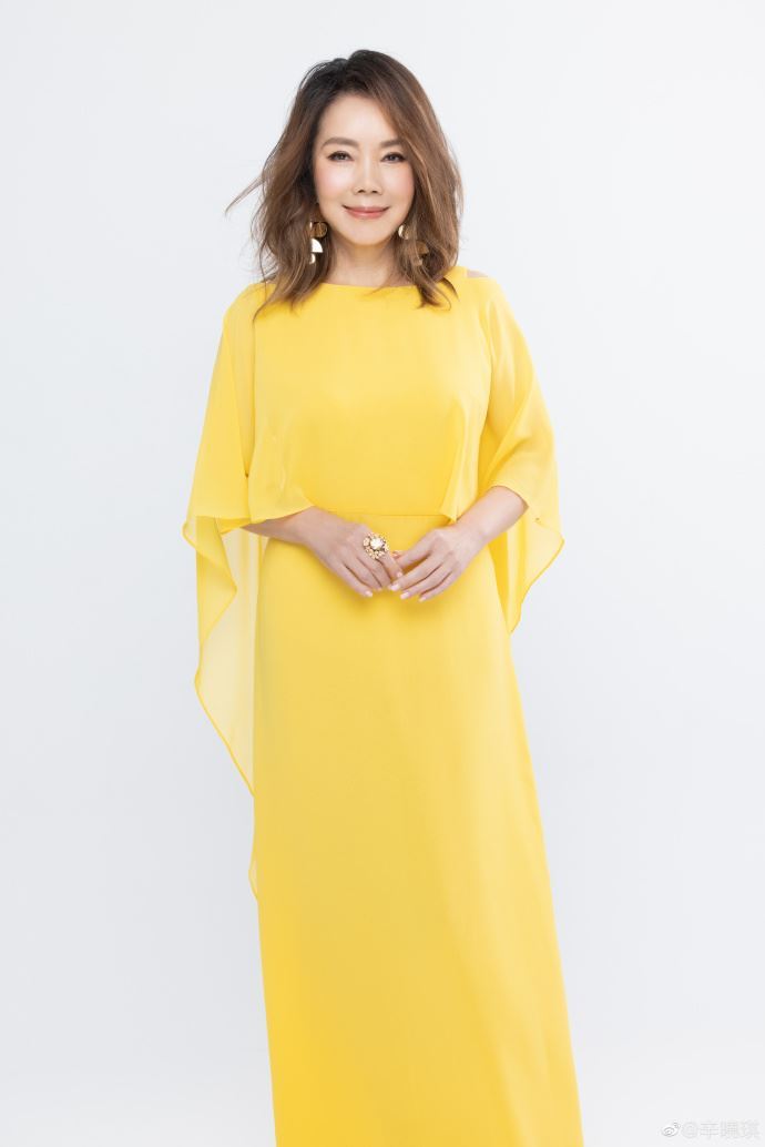 辛曉琪因為《味道》在香港爆紅,一舉奠定「療傷歌後」的地位,也因此與張國榮結下深厚友誼。(圖/翻攝自辛曉琪微博)