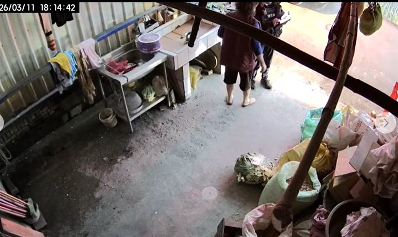 宜蘭發生遊民攻擊事件，2名員警追查竟搞烏龍，家屬氣憤表示，員警對阿公阿嬤態度差。（圖／翻攝宜蘭知識+）