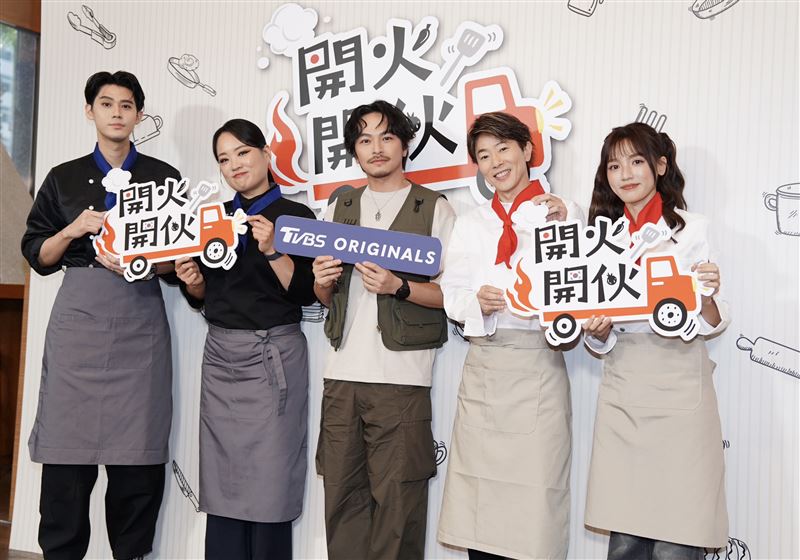 李玉璽(左起)、鄭智善、楊銘威、川越達也、Dora謝雨芝合作新節目。(圖/記者趙于瑩攝影)