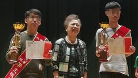 林張素娥（左二）向來低調，在繼承丈夫遺產後，成了不折不扣的台灣女首富。（翻攝自秦世敏臉書）