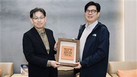 高雄市長陳其邁特別感謝熊本縣木村敬知事，指派副知事竹內信義率團出訪，領導縣府團隊展現高度效率，共同促成台日城市攜手訪美。（圖／高雄市政府提供） 