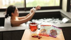 晶泉丰旅「春漾．初綻」住房專案贈送「花漾果乾水組」，以天然果乾沖泡，為溫泉旅程增添清新果香。（圖／飯店旅宿業者提供）