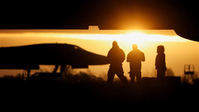 在費爾福皇家空軍基地的B-1轟炸機。（圖／路透社／達志影像）