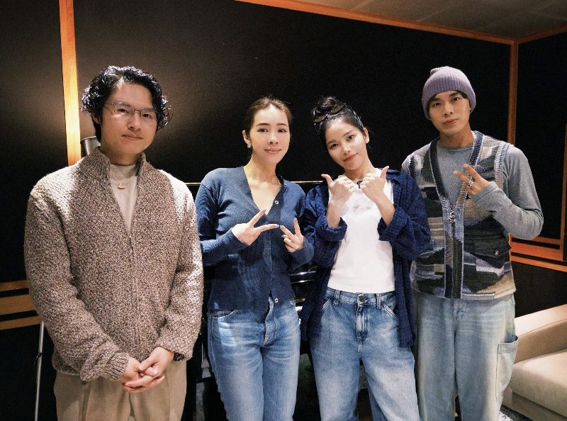 告五人、頌樂合作新歌「總有一顆屬於你的星球」樂團告五人與韓國女團MAMAMOO成員頌樂（右2）合作推出新歌「總有一顆屬於你的星球」，團員讚美頌樂的中文是超過滿分的完美程度。（相信音樂提供）中央社記者王心妤傳真　115年3月12日