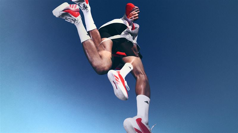 adidas HYPERBOOST搭載全掌LIGHTTRAXION輕量耐磨大底。（圖／品牌業者提供）