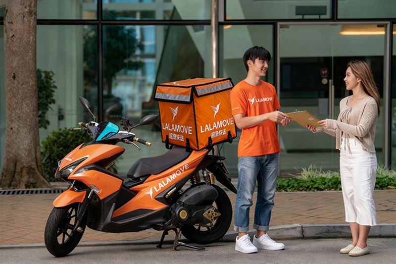 Lalamove鼓勵轉職待業民眾加入機車司機夥伴行列，即日起至3月23日止申請可享較優惠的開通費用。（圖／品牌業者提供）