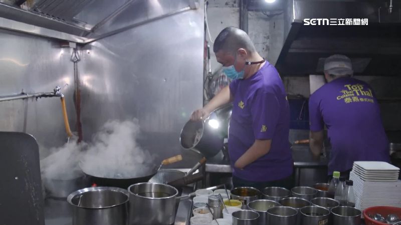 近日知名獨臂主廚被爆出欠稅風波