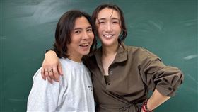 郭蘅祈（郭子）邀請跨性別藝人Miya（右）擔任MV女主角。（圖／浮花樂隊提供）