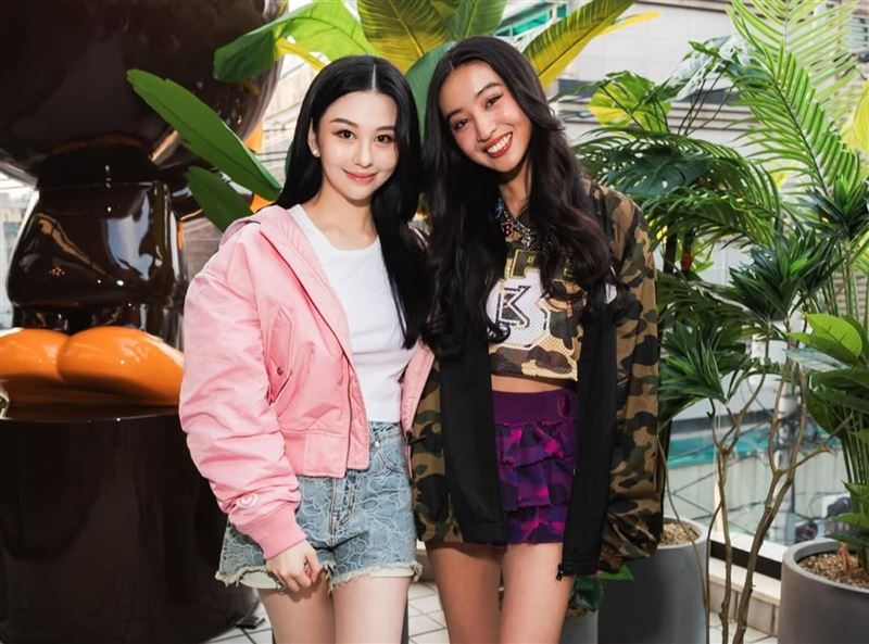 沈月（左）和木村光希（右）在活動中同框。（圖／翻攝自yuetyuetxx IG）