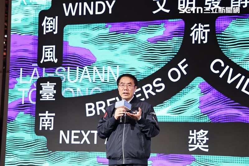 台南藝術博覽會展現府城美學　黃偉哲親頒新藝獎助青年創作接軌市場（圖／南市府提供）
