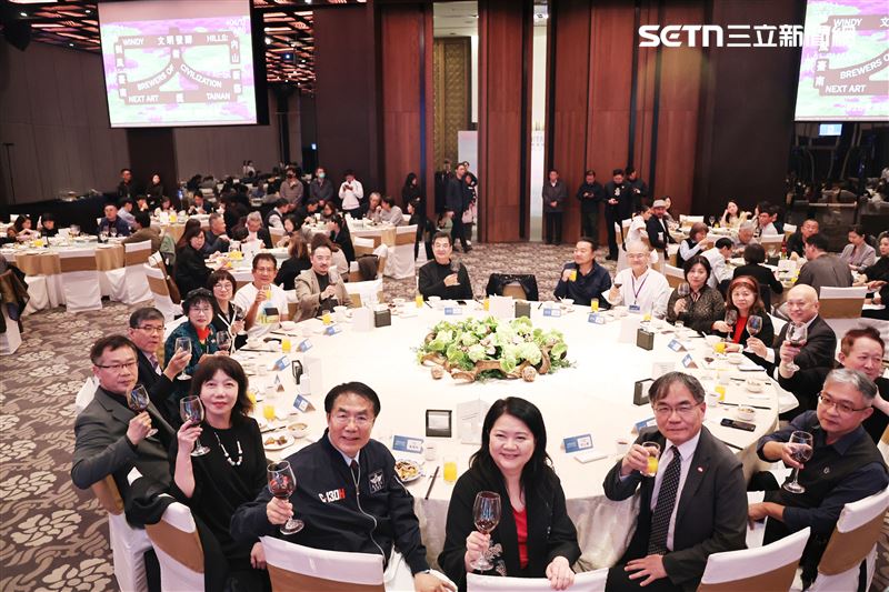 台南藝術博覽會展現府城美學　黃偉哲親頒新藝獎助青年創作接軌市場（圖／南市府提供）