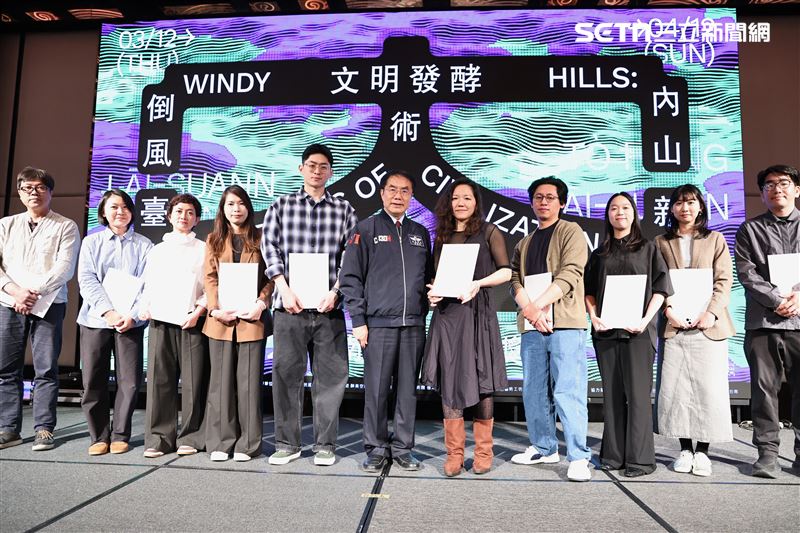 台南藝術博覽會展現府城美學　黃偉哲親頒新藝獎助青年創作接軌市場（圖／南市府提供）