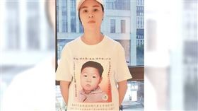 大陸湖北仙桃一名女子李林小時候家逢巨變，喪母後父親也離家未歸，11歲時親弟弟李鑫還被陌生人拐走，多年來靠一張照片尋弟，隔了32年終於有好消息，姊弟將要重逢了。（圖／翻攝自微博／極目新聞）