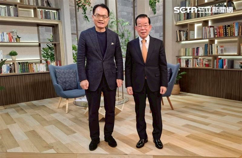 謝長廷接受《話時代人物》節目主持人鄭弘儀專訪(圖/話時代人物)