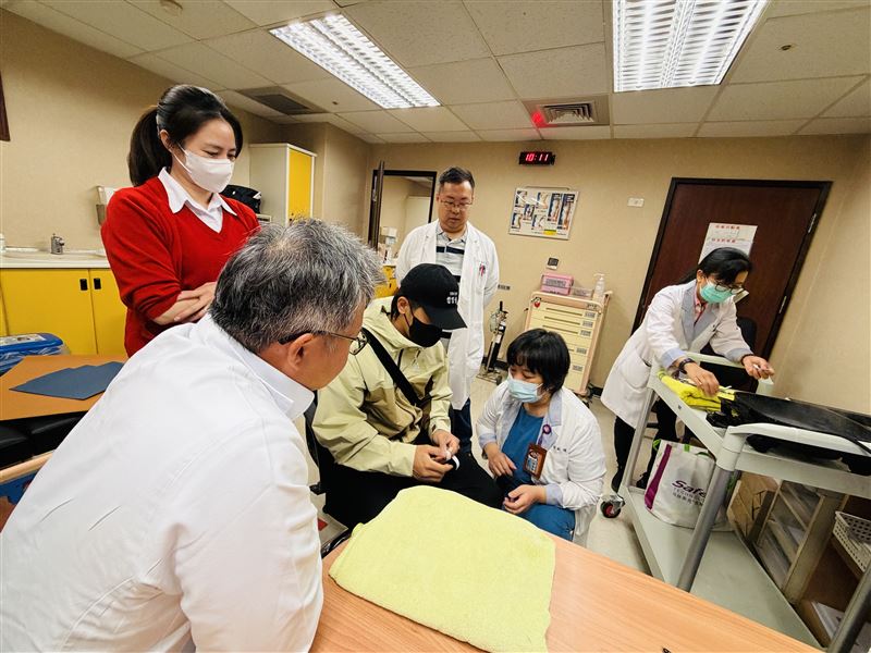 陳傑憲前往長庚醫院就醫,預估復健期程約在4到6週。(圖/院方提供)