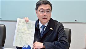 行政院長卓榮泰、秘書長張惇涵、發言人李慧芝13日公開包機單據。（圖／政院提供）