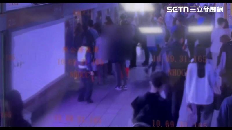 高女在捷運南京復興站搭車，短短20分鐘就被偷走錢包。（圖／翻攝畫面）