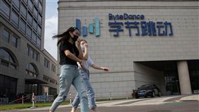 中國短影音平台抖音母公司「北京字節跳動」，疑繞道取得輝達頂級晶片算力。（圖／美聯社／達志影像）