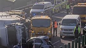 國道2號,連環撞,側翻（圖／翻攝自1968 APP）