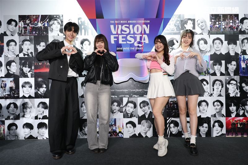 YouTuber「快樂寶賤」與KOL麵麵、松鼠、江北北受邀搶先體驗VR裝置。（圖／記者鄭孟晃攝影）