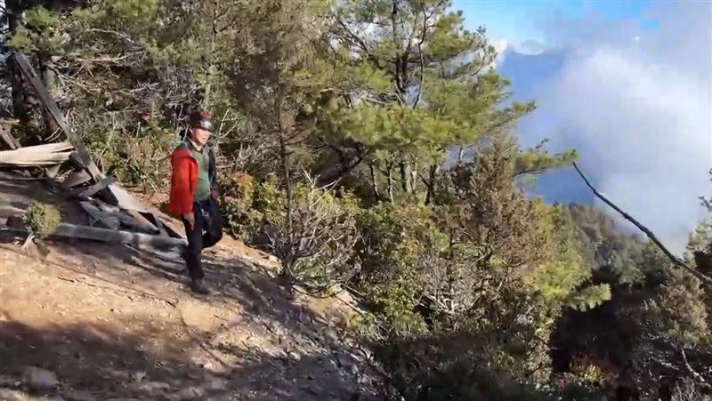 彰化男獨攀西巒大山失聯 續下切山溝搜救