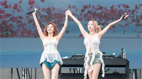 DJ妖嬌攜手韓國知名DJ AQUA開場。（圖／讀者提供）