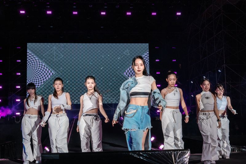 孫淑媚腹肌很厲害。（圖／寬寬整合提供）