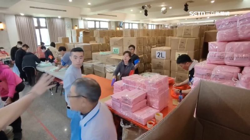 因人多的關係，所以衣服可能不夠發