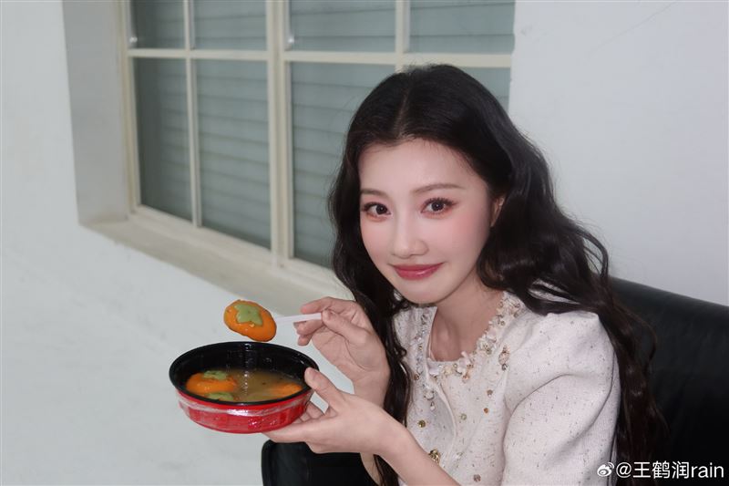 中國女星王鶴潤捲入失言風波。(圖/翻攝自微博)