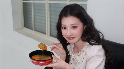 女星捅好友一刀　酸她古裝太腫竟忘切帳號