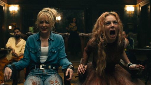 《弒婚2》新死法曝光　反派丟洗衣機絞殺