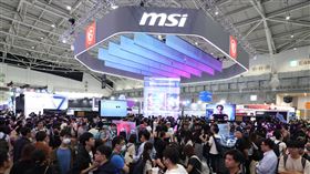 COMPUTEX最終日　民眾參觀（3）2024台北國際電腦展（COMPUTEX）7日迎來展期最終日，許多人趁著最後一天開放一般民眾進場時到場參觀，微星MSI展區人潮滿滿。中央社記者張新偉攝　113年6月7日