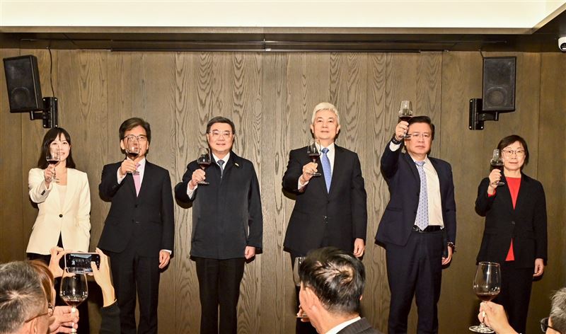 卓榮泰出席壽險公會新春餐敘。（圖／行政院提供）