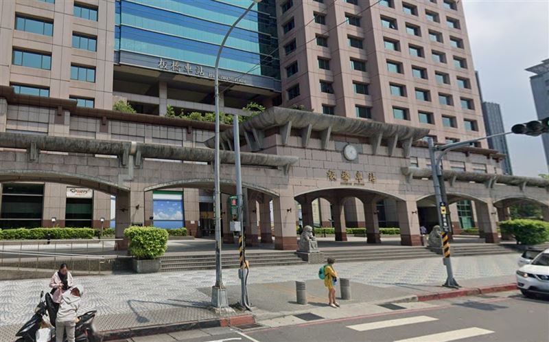 板橋車站。(圖/翻攝自Google map)