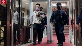 保二總隊警員林育丞以20萬元交保。（圖／翻攝畫面）