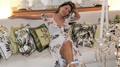 52歲大咖歌后乳癌　爆乳房重建手術失敗