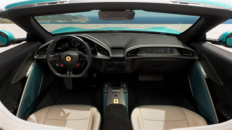 座艙延續Ferrari近年強調的「雙座艙」概念。(圖/Ferrari提供)