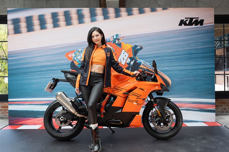 KTM承襲MotoGP科技的性能旗艦990 RC R。（圖／太古提供）