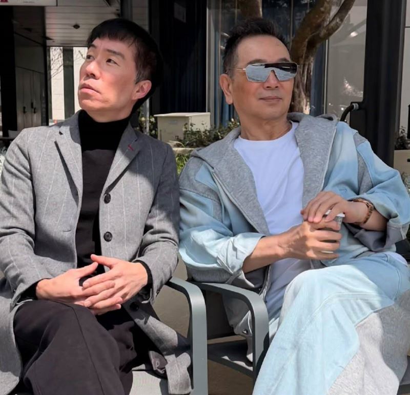 張晨光（右）合體張兆志（左）拍片。（圖／翻攝自張兆志IG）