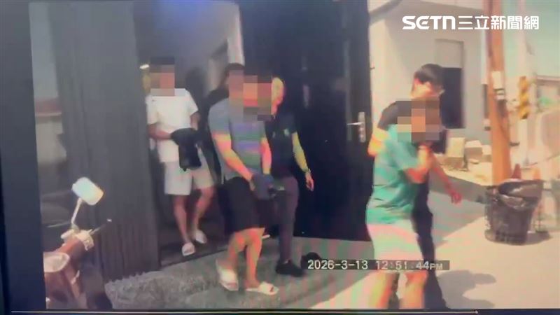 警方偵破陽明院區虛幣搶案，並在小琉球逮捕李姓主嫌等5人。（圖／翻攝畫面）