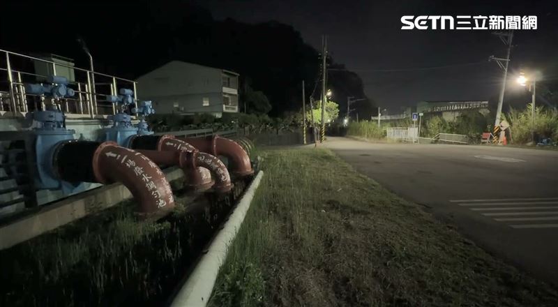據附近鄰居透露，傅男與紀女交往同居10餘年，平時都在自來水廠附近遛狗。（圖／翻攝畫面）