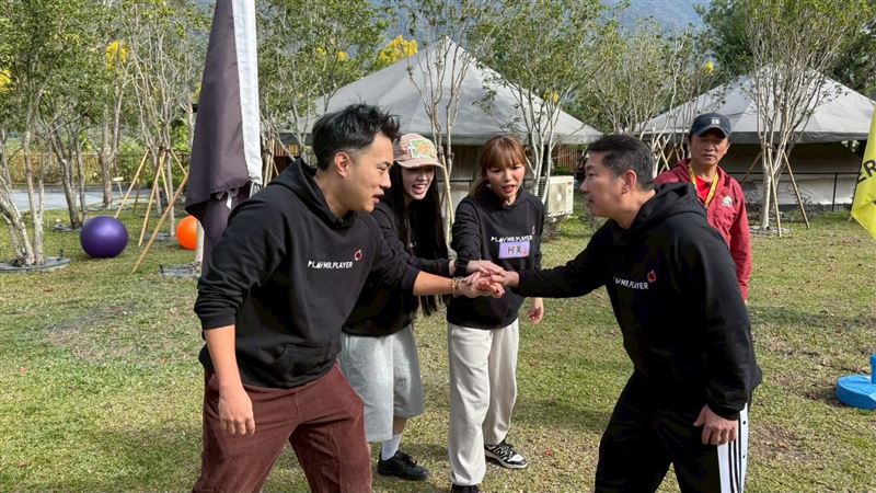 玩很大爆意外 金鐘視帝狂輸挨轟險重摔