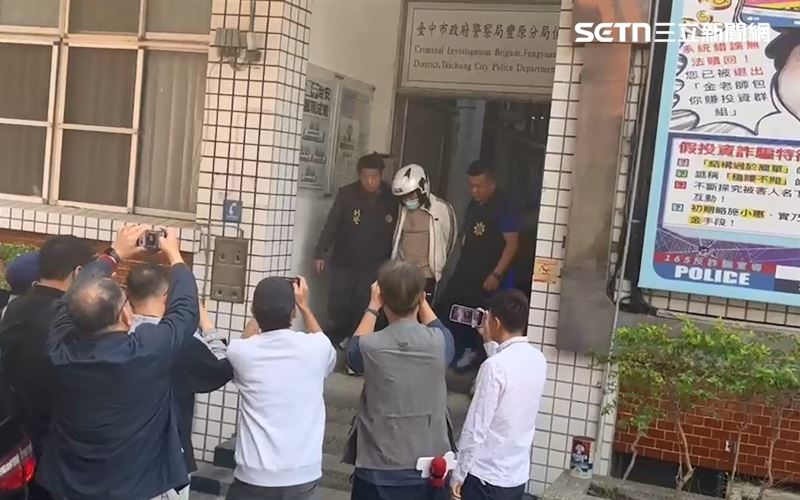台中豐原割喉情殺命案，凶嫌傅男於14日中午移送台中地檢署偵訊。（圖／翻攝畫面）